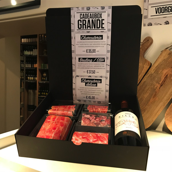 charcuterie cadeaubox cadeaupakket giftbox wijn vleeswaren droge worst ham